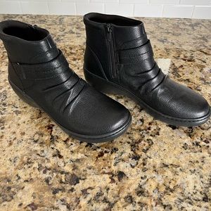 Clarks Cloudsteppers Women’s Booties